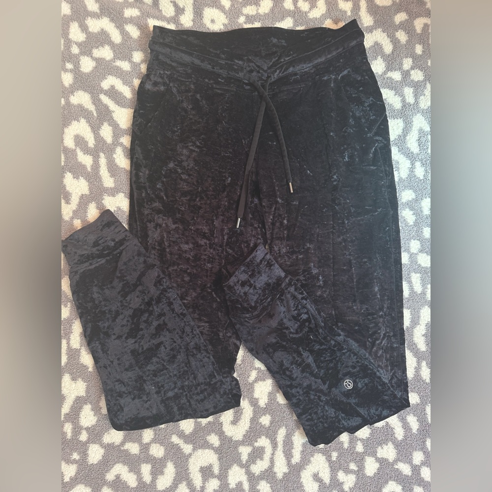 Black Lululemon joggers. These velour joggers are a size 4.